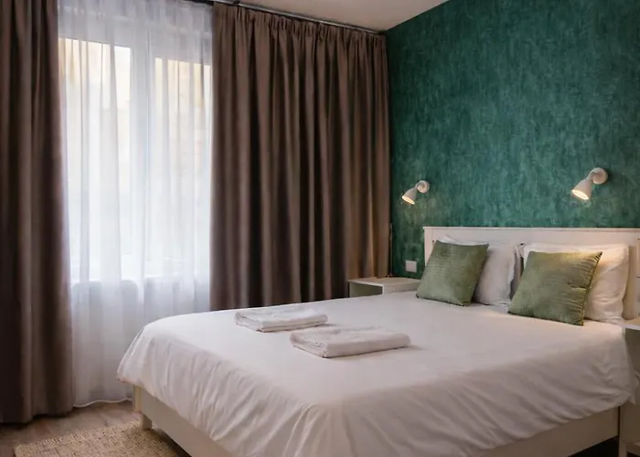 Fun House - Comfortable Stay With Garden And Near Parking